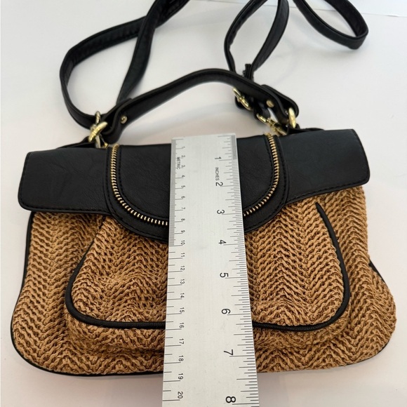 OLIVIA + JOY woven Straw Crossbody Bag - Picture 6 of 9